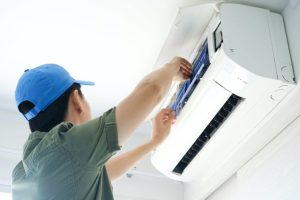 Beginilah Cara Cuci AC di Kamar Kost yang Benar